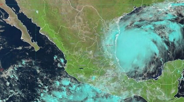 Tormenta tropical “Francine”, a muy poco de convertirse en huracán
