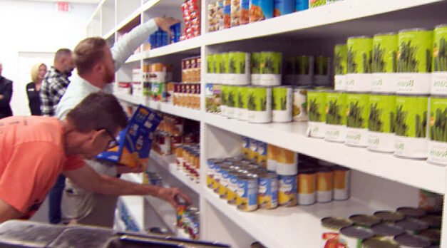 El ministerio de alimentos de Spring Hill se expande para llegar a más familias que luchan con el aumento de los costos de los alimentos