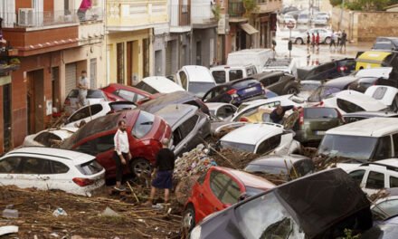 Empleados obligados a asistir al trabajo en empresas en medio de inundaciones históricas en España