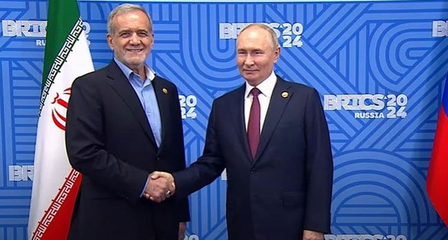 Cumbre de los BRICS: Putin habla con el presidente de Irán