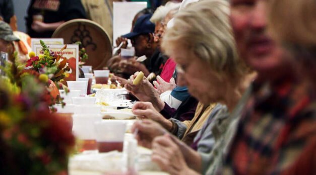 Donelson Cafe ofrece comida de Acción de Gracias gratuita por octavo año consecutivo