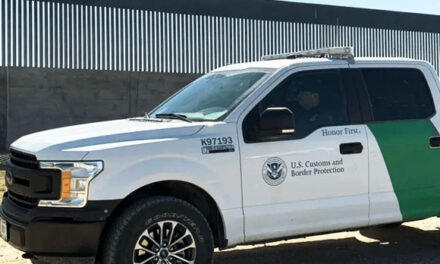 Condenan a hombre de Clarksville y a hombre de Missouri acusados ​​de conspirar para disparar a inmigrantes