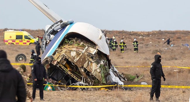 ¿Qué se sabe hasta ahora sobre el siniestro del avión de pasajeros en Kazajistán?