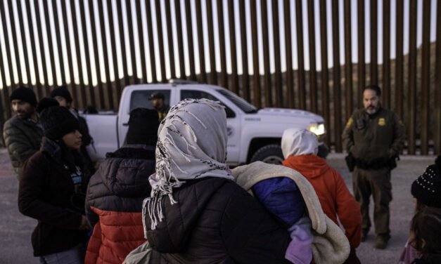 Más de 30.000 migrantes están varados en México por políticas de Trump