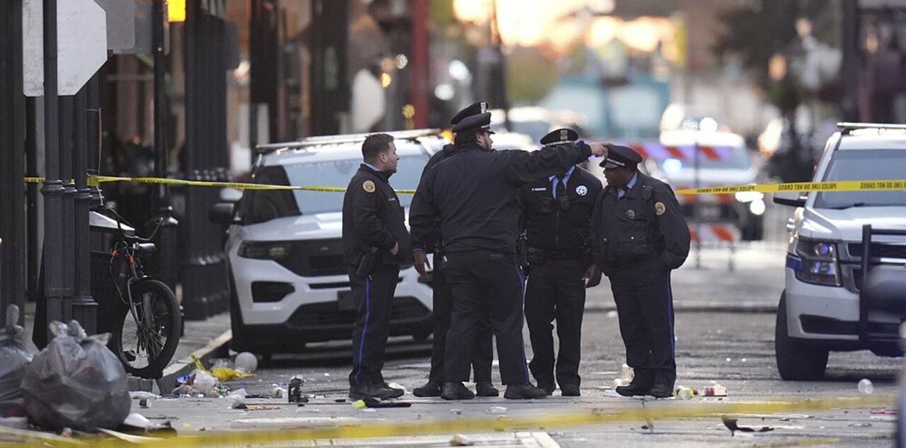 El FBI investiga un “acto de terrorismo” después de que un conductor atropellara a una multitud en Nueva Orleans y matara a 10 personas