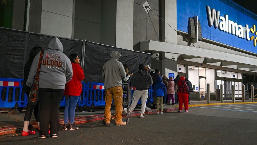 Apagón económico: ¿por qué los consumidores en EE.UU. llaman a boicotear a grandes minoristas?