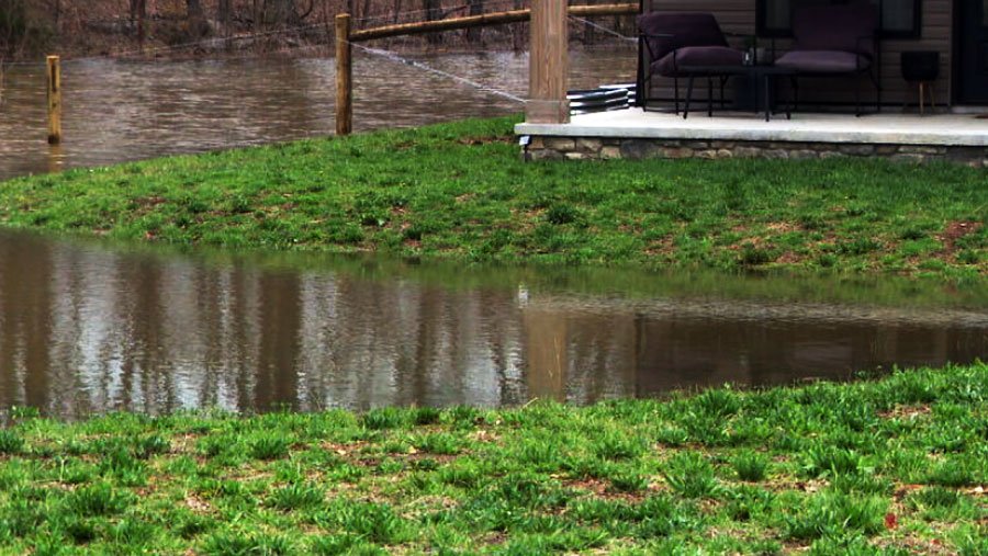 Tormenta del fin de semana provoca inundaciones cerca de viviendas en Shelbyville