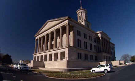 Demanda federal impugna nueva ley de tráfico de personas de Tennessee días antes de su implementación