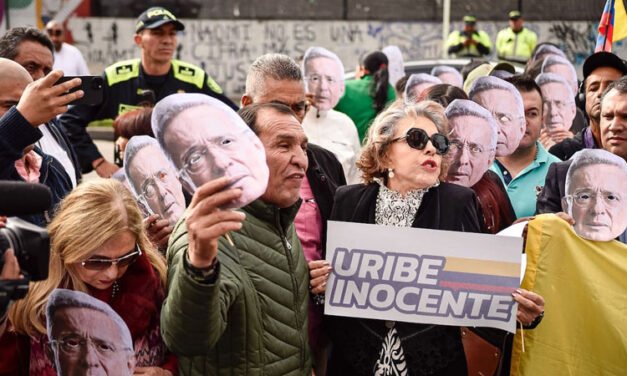 Fiscalía pide nueve años de condena para Álvaro Uribe