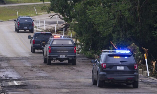 Trump promete apoyo federal tras inundaciones mortales en Texas