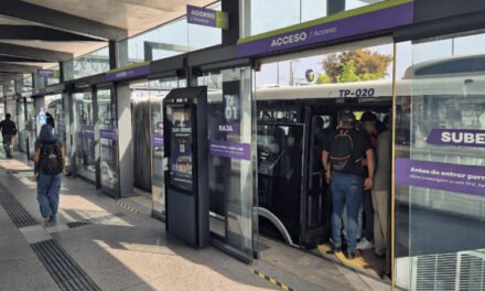 Tras huelga, se reanuda el servicio del Peribús