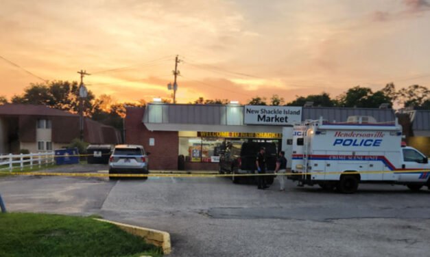 La policía de Hendersonville incauta marihuana y productos ilegales en una redada en una tienda de vapeo