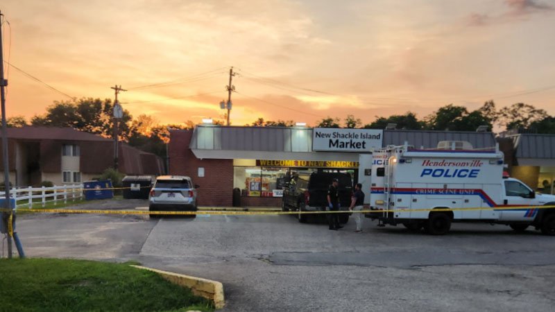 La policía de Hendersonville incauta marihuana y productos ilegales en una redada en una tienda de vapeo