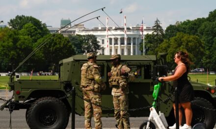 Carolina del Sur y Ohio envían tropas adicionales de la Guardia Nacional a Washington D. C. mientras Trump intensifica la represión federal.