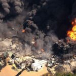 Enorme incendio en una planta industrial de EE.UU.