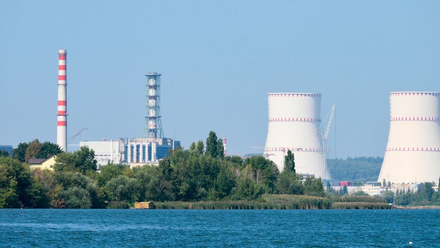 Ucrania atenta contra centrales nucleares, civiles y oleoductos en medio del esfuerzo diplomático por lograr la paz
