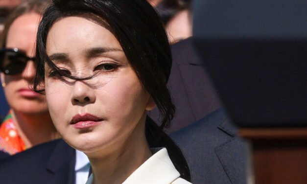 Corea del Sur emite orden histórica al solicitar la detención de la ex primera dama
