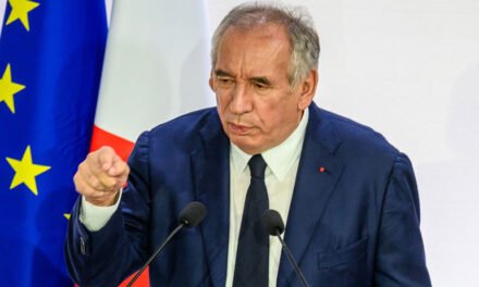 Primer ministro francés se someterá a un voto de confianza para el 8 de septiembre