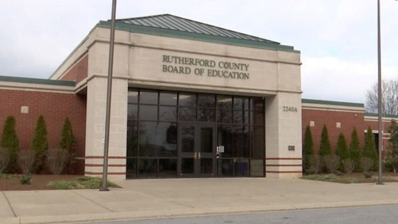 Las escuelas del condado de Rutherford regresan a clases esta mañana con algunos cambios nuevos vigentes