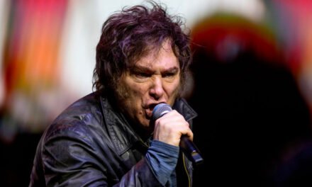 Milei antes de su cita con Trump: “Nos van a salir dólares por las orejas”