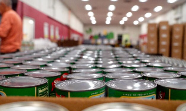 El cierre del gobierno genera más incertidumbre en los bancos de alimentos, que ya están sobrecargados