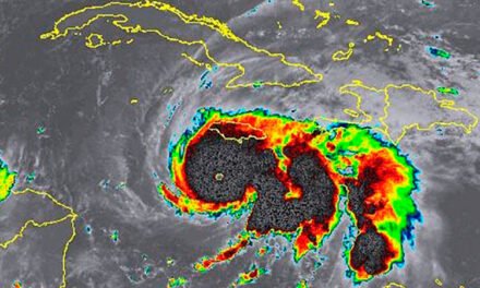 El Caribe frente al paso de Melissa, el fuerte huracán de categoría 5