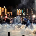 Manifestantes irrumpen en el patio de la residencia del presidente de Georgia