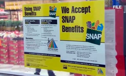 Los jueces ordenan al gobierno de Trump que utilice fondos de contingencia para los pagos del programa SNAP durante el cierre del gobierno