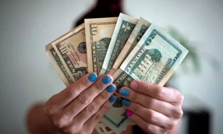 Peso mexicano, con impulso frente al dólar tras apertura del gobierno en EU