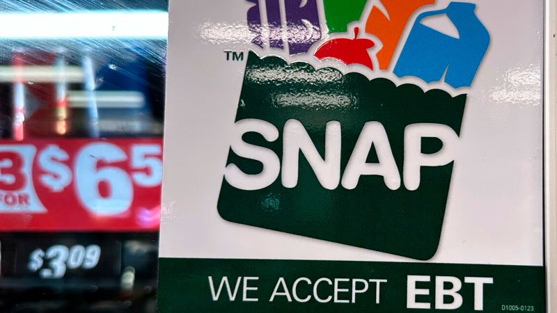 El gobierno de Trump exige a los estados que “deshagan” los pagos completos del SNAP mientras los estados advierten de un “impacto catastrófico”.