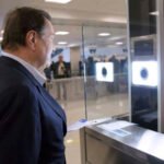 EE.UU. Impone Registro Biométrico Obligatorio para Todo Extranjero y Aumentan las Denegaciones de Acceso