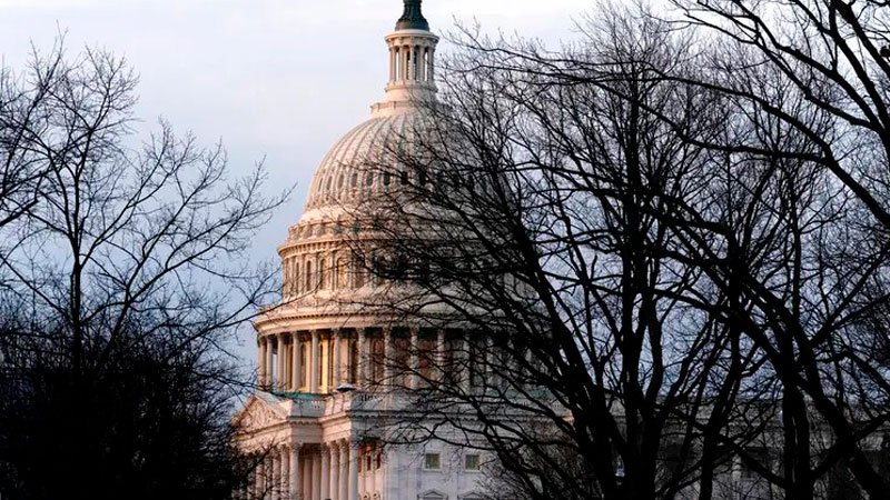 El Senado bloquea dos planes sobre los seguros de salud: las primas de ‘Obamacare’ subirán en 2026 sin un acuerdo