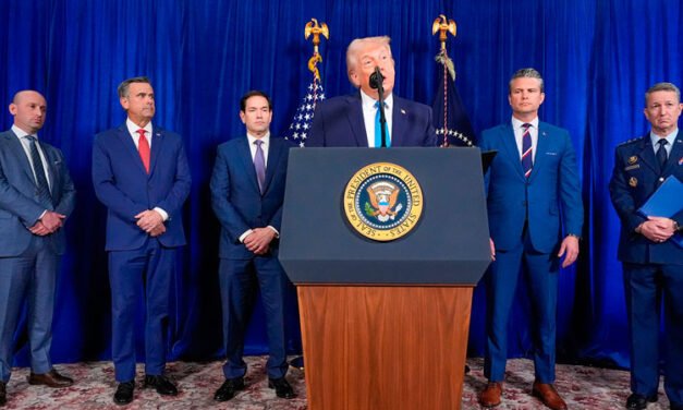 <strong>Trump anuncia control temporal sobre Venezuela y apertura al capital petrolero</strong>