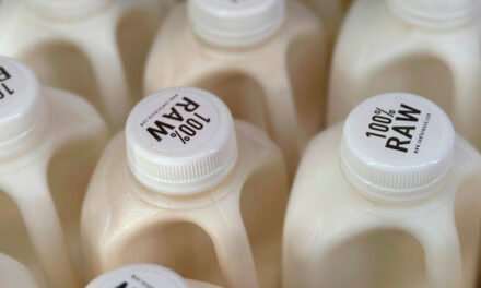 La muerte de un bebé genera advertencias contra el consumo de leche cruda