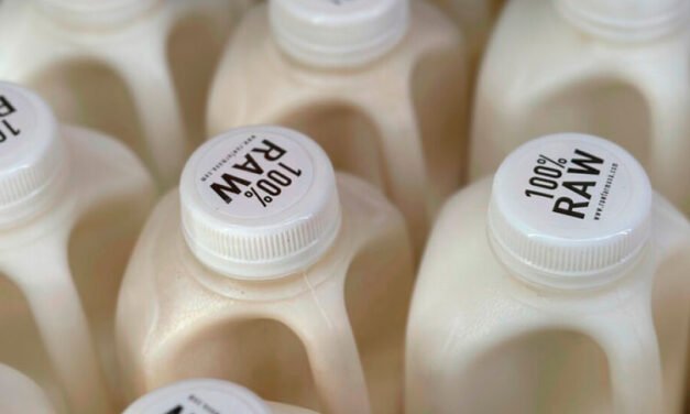 La muerte de un bebé genera advertencias contra el consumo de leche cruda