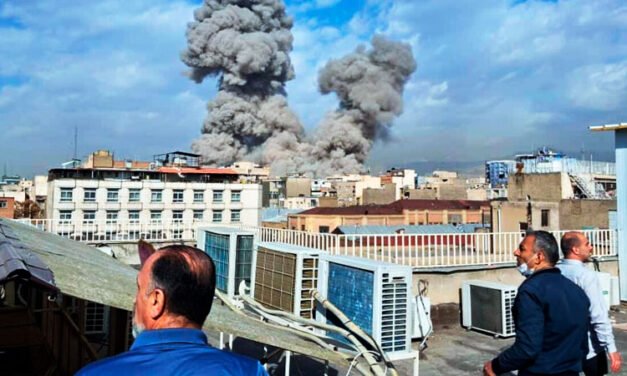 Irán toma represalias con un bombardeo de misiles tras los ataques de EE.UU. e Israel