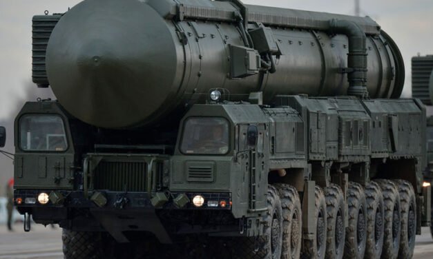 Trump propone trabajar en un nuevo tratado de armas estratégicas con Rusia