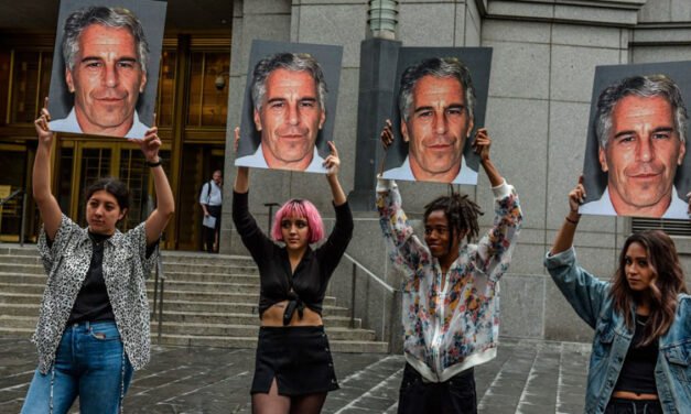 Gobierno de Francia exhorta a mujeres víctimas de Jeffrey Epstein a buscar justicia