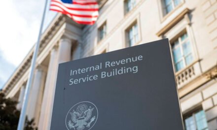 El IRS comparte datos de contribuyentes con ICE por error