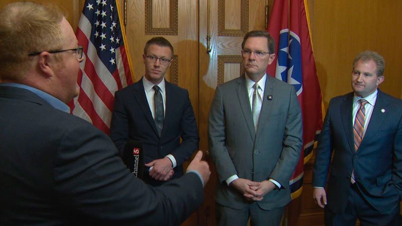 Los republicanos de Tennessee amenazan con una intervención estatal por la respuesta a la tormenta de hielo del NES