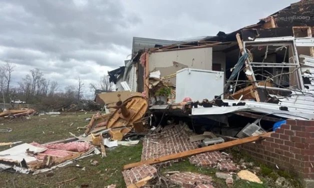 El desolador despertar de Bonnertown tras el paso de un tornado EF-1