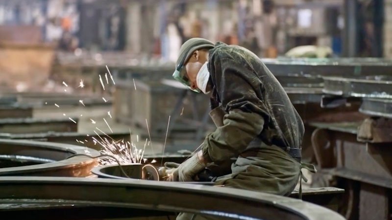 Cómo los aranceles de Trump al acero y al aluminio impactan los precios un año después