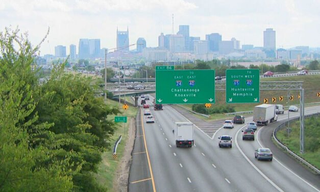 Legisladores de Tn. consideran la posibilidad de realizar exámenes de conducir exclusivamente en inglés