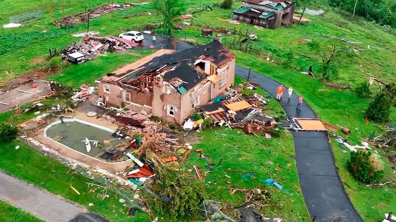 Fuertes tormentas provocan cortes de electricidad y daños en viviendas en Tennessee