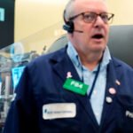 Wall Street repunta hasta rozar su máximo histórico a medida que se moderan los precios del petróleo.