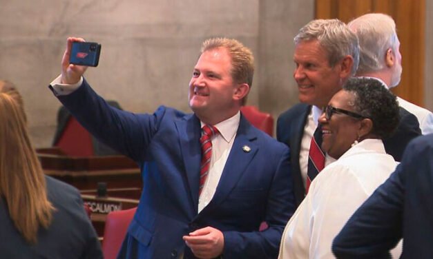 Legisladores de Tennessee concluyen sesión de 2026 con leyes polémicas