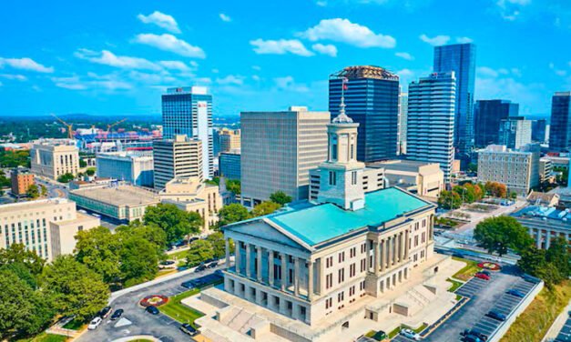 Ley contra permanencia tras orden de deportación pasa al despacho del gobernador Lee