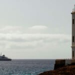 Un presunto brote del raro hantavirus en un crucero en el Atlántico causa la muerte de 3 personas.