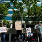 Según se informa, los tribunales de inmigración comienzan audiencias masivas, que se aplican a más de 100 inmigrantes a la vez.