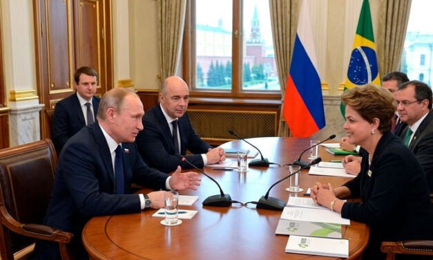 <strong>Vladímir Putin se reúne con Dilma Rousseff en el Kremlin</strong>